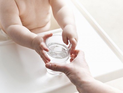 Как, когда и какую воду давать ребенку?