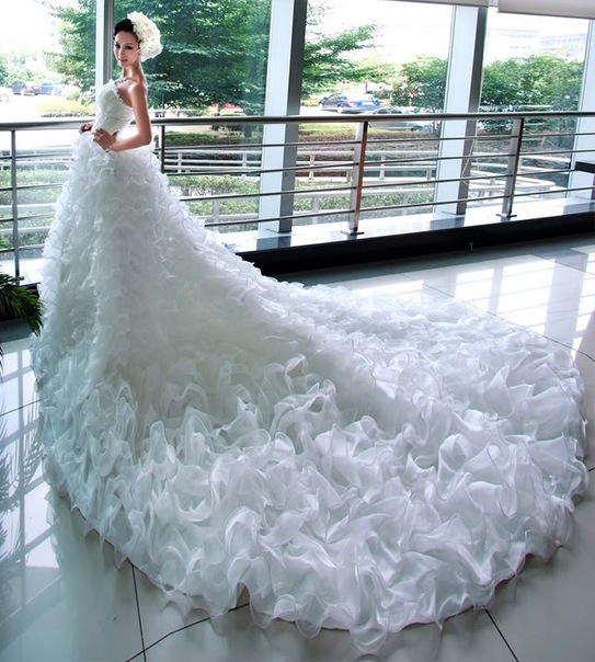 Эксклюзивные свадебные платья для роскошной свадьбы