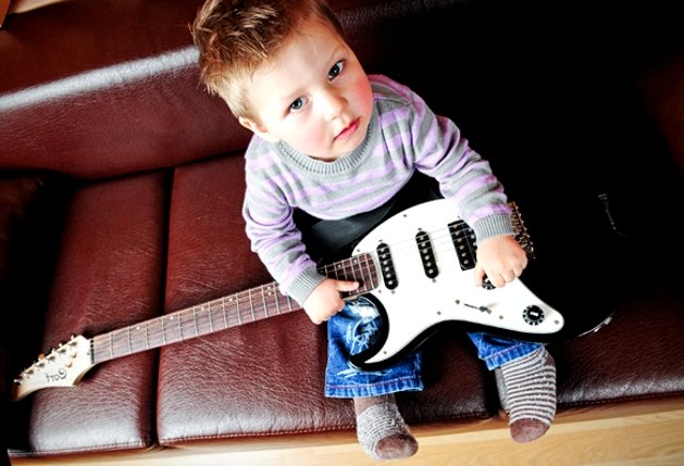 Какой музыкальный инструмент выбрать для обучения ребенка