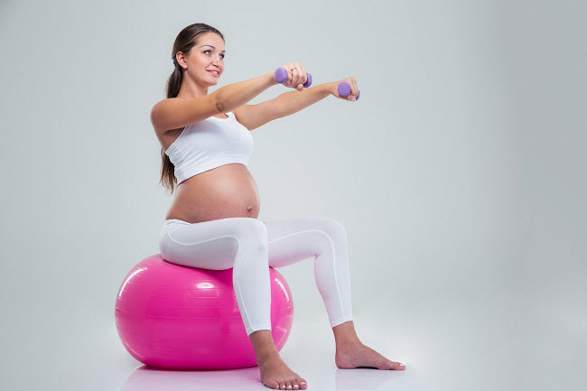Полезны ли силовые тренировки для будущих мам?