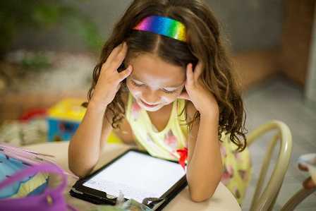 Как интернет влияет на развитие детей и как им правильно пользоваться