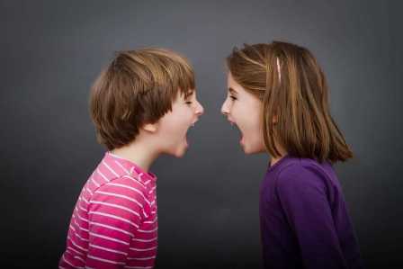 Как научить ребенка правильно реагировать на конфликты