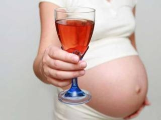 Можно ли употреблять вино во время беременности?