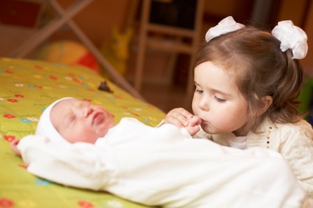 Как делить материнскую любовь на двоих с рождением втрого ребёнка