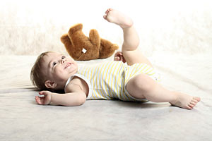 Физиологическое развитие малыша от 1 месяца до года