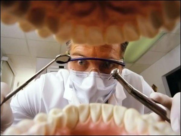 Не многие стоматологические частные клиники используют по-настоящему качественное оборудование, совместно с профессиональными врачами. Поэтому, перед окончательным выбором частной клиники для лечения или профилактики зубов, стоит просмотреть всевозможные варианты, подбирая только лучшие.